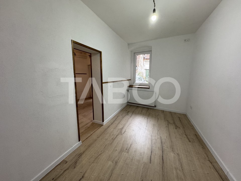 Garsoniera renovata complet de vanzare Orasul de Jos Sibiu