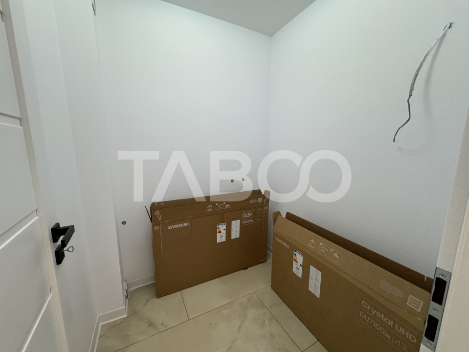 Prima inchiriere-Apartament decomandat 2 camere parcare Doamna Stanca