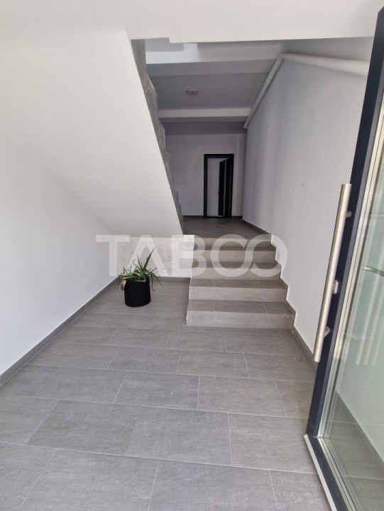 Prima inchiriere-Apartament decomandat 2 camere parcare Doamna Stanca