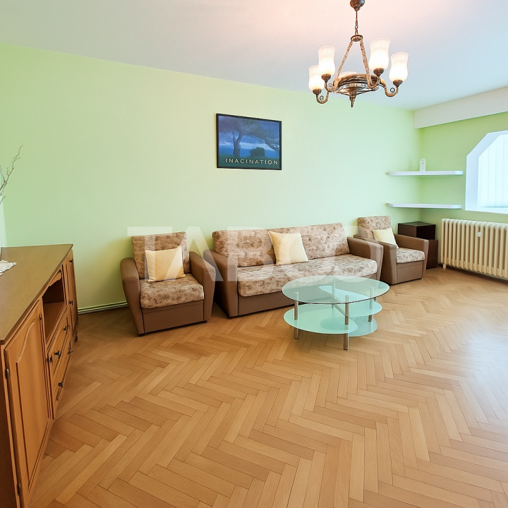  Scoala de Inot - Apartament 4 camere de vanzare cu balcon