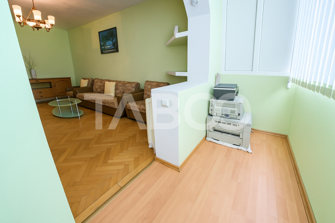  Scoala de Inot - Apartament 4 camere de vanzare cu balcon